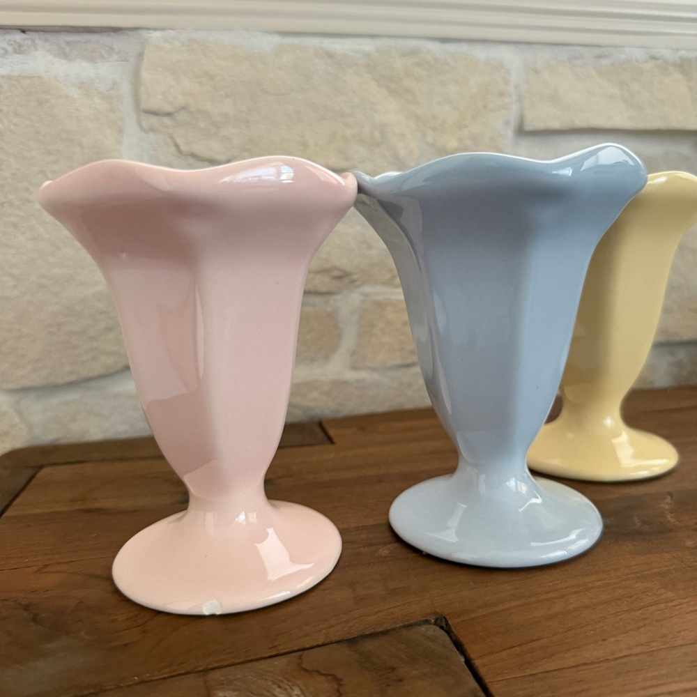 Ceramic Tulip Ice Cream Sundae Dish - Pastel White, Pink, Blue & Yellow set - Picture 4 of 8